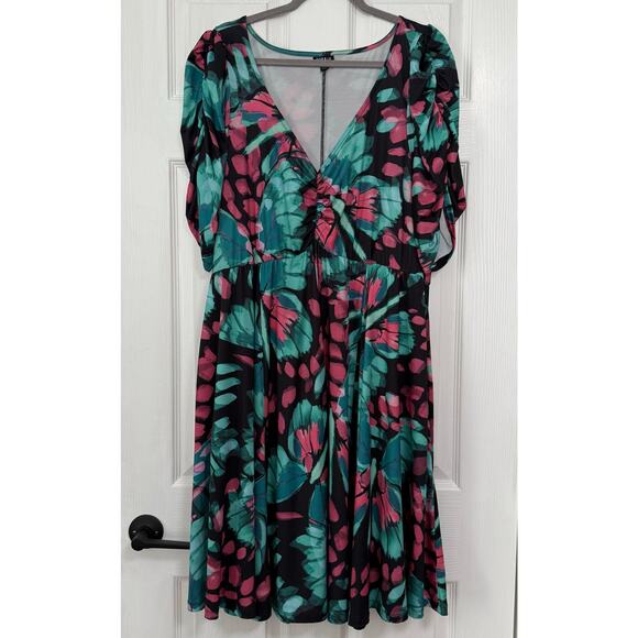 Torrid Women's Butterfly Print V-Neck With Side Pockets Dress Size 3 - Picture 1 of 16